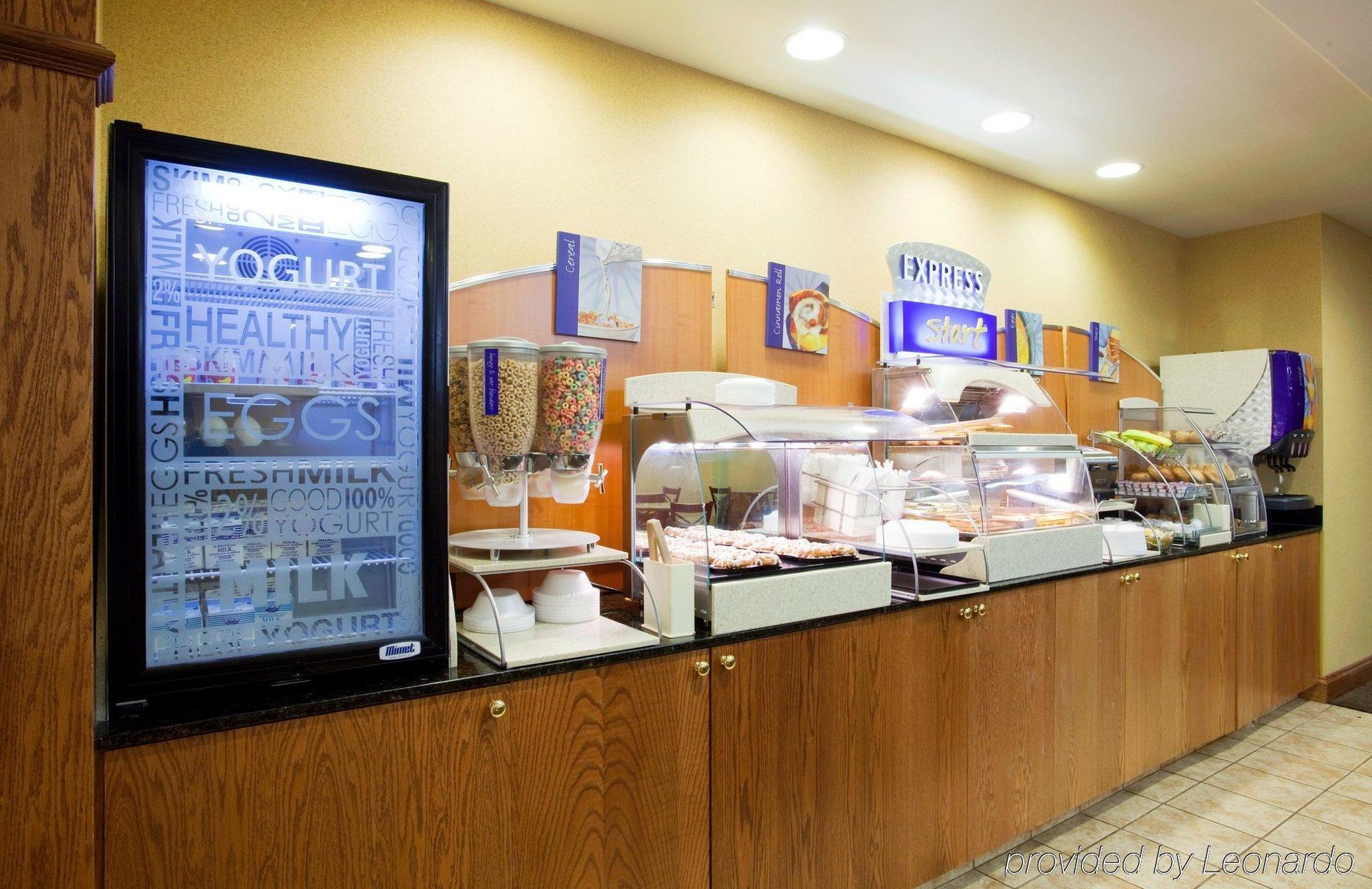 落基山史密斯山湖智选假日酒店 Rocky Mount 餐厅 照片